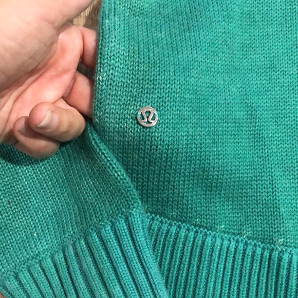 NWOT - LULULEMON ‘Hazy Day’ Cashmere Sweater in Maldives Green - Picture 4 of 9